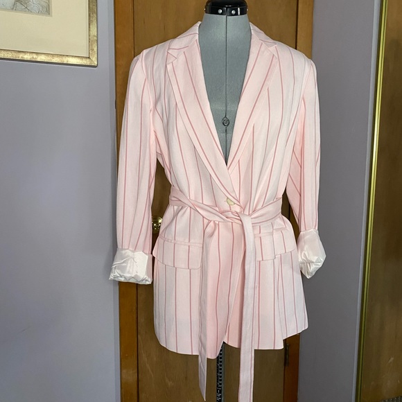 Blazer - Picture 2 of 8